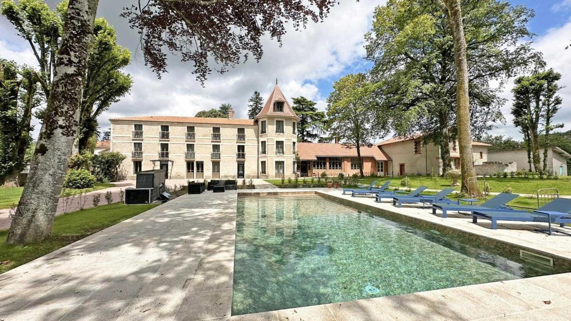 罗什舒瓦尔Le Manoir Des Perrieres住宿加早餐旅馆 外观 照片