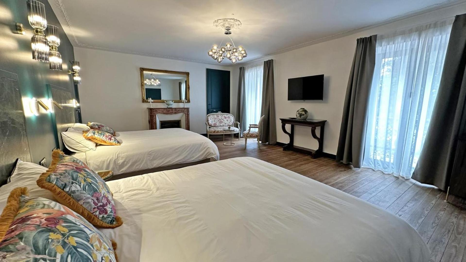 罗什舒瓦尔Le Manoir Des Perrieres住宿加早餐旅馆 外观 照片