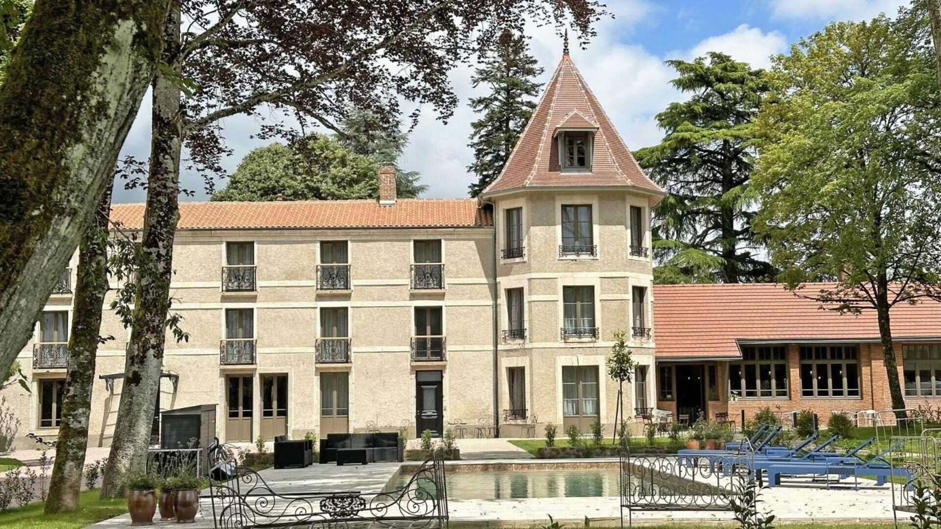 罗什舒瓦尔Le Manoir Des Perrieres住宿加早餐旅馆 外观 照片